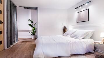 Bügeleisen/Bügelbrett, WLAN, Bettwäsche