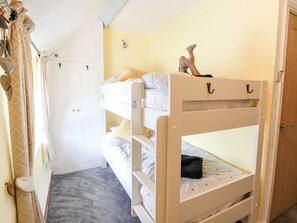 4 bedrooms, individually decorated, individually furnished, free WiFi
