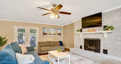 Blue Bird Spur Outdoor dinning, fire pit, & games!