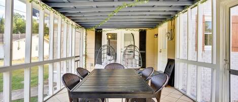 Outdoor dining
