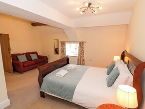 Cottage | 10 bedrooms, individually decorated, individually furnished, free WiFi - Lea Farm House (Kidderminster)