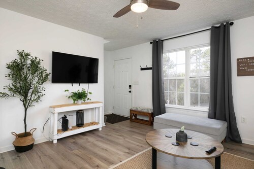 Modern Cozy 2 BR Farmhouse style Townhome with Two Private Baths