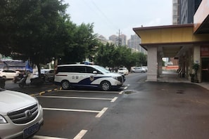 免费自助停车