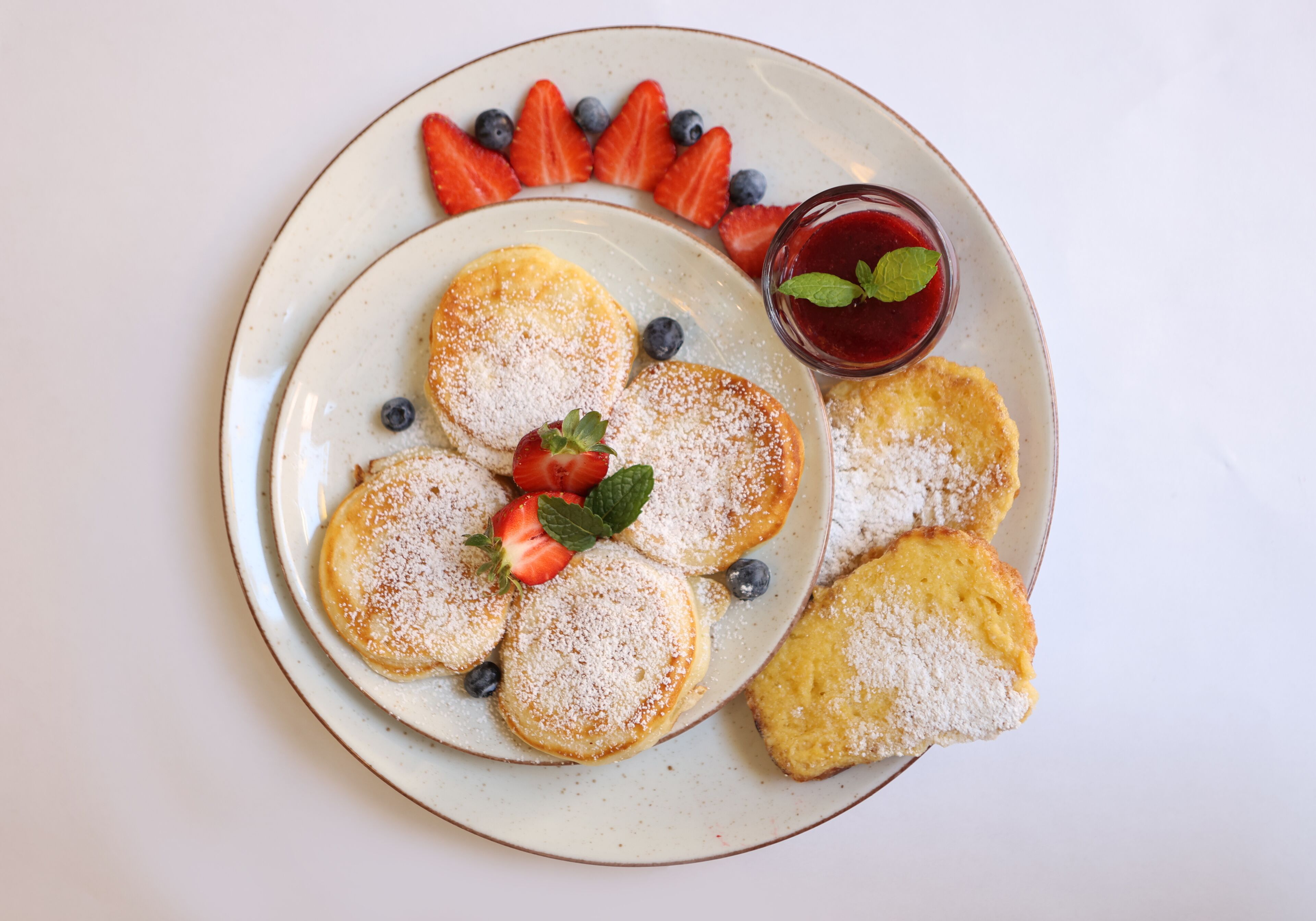 Dagelijks ontbijt met lokale gerechten (PLN 54 per persoon)