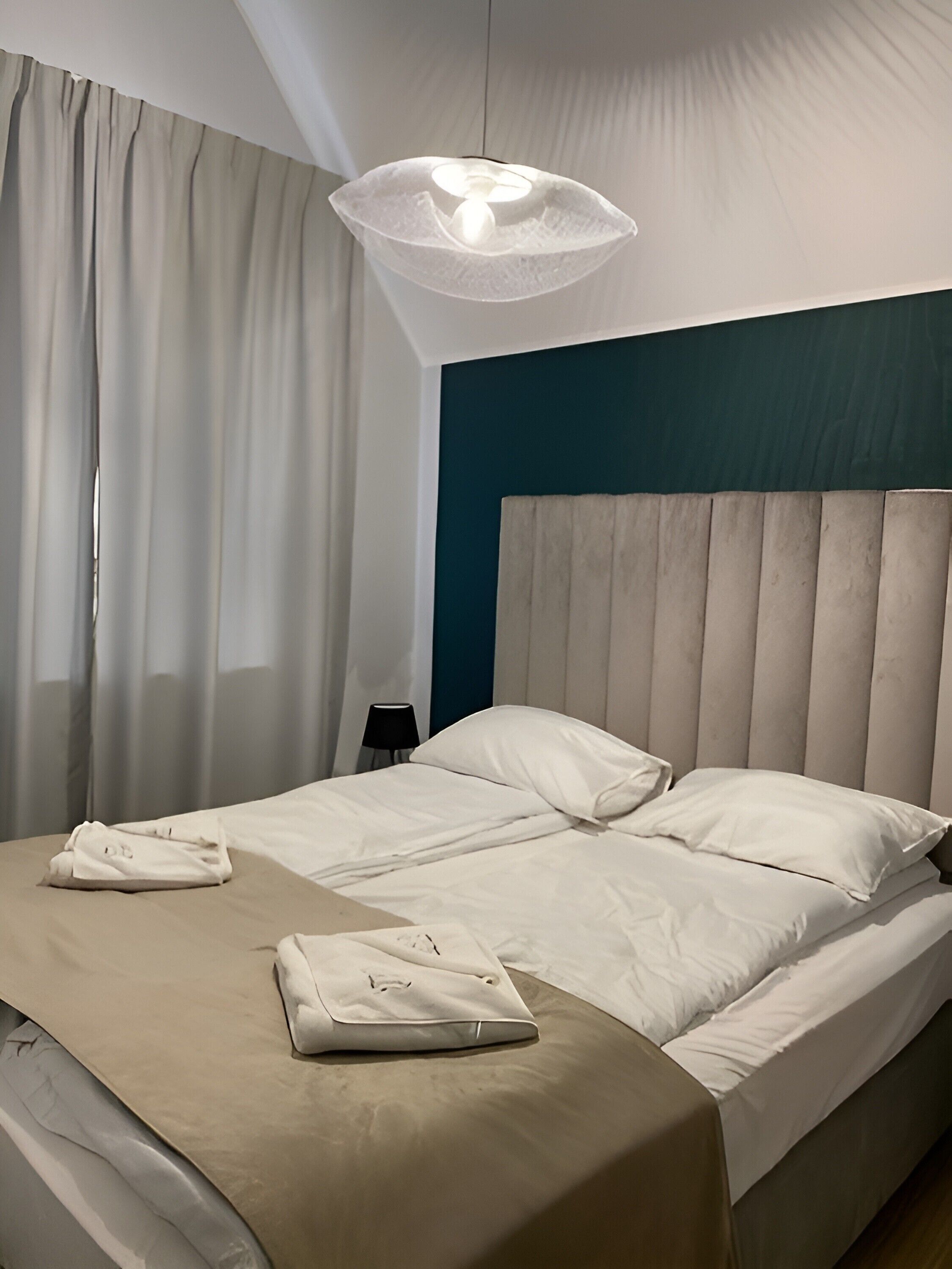 Egyptian cotton sheets, premium bedding, memory foam beds