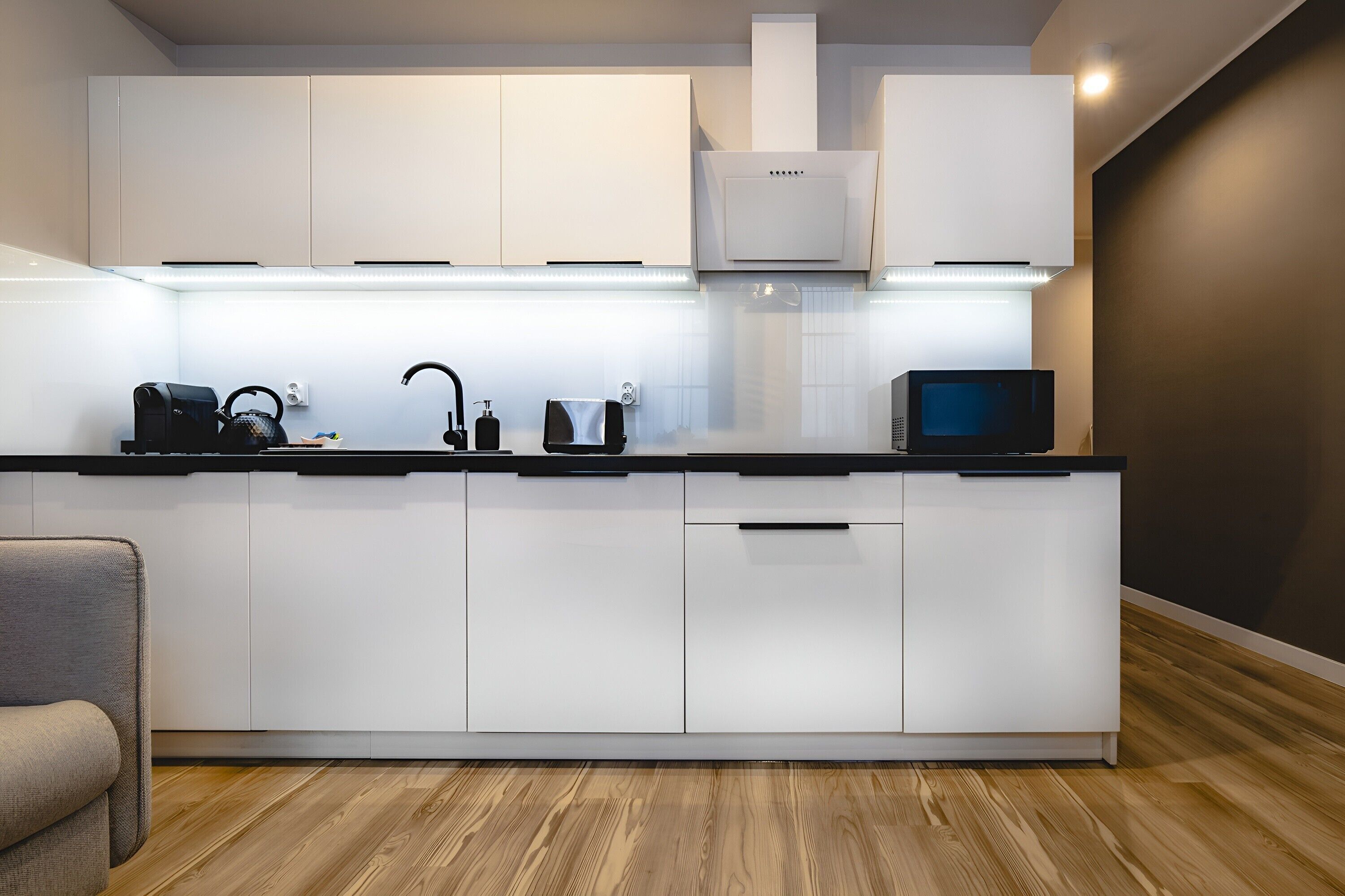 fridge, microwave, stovetop, dishwasher