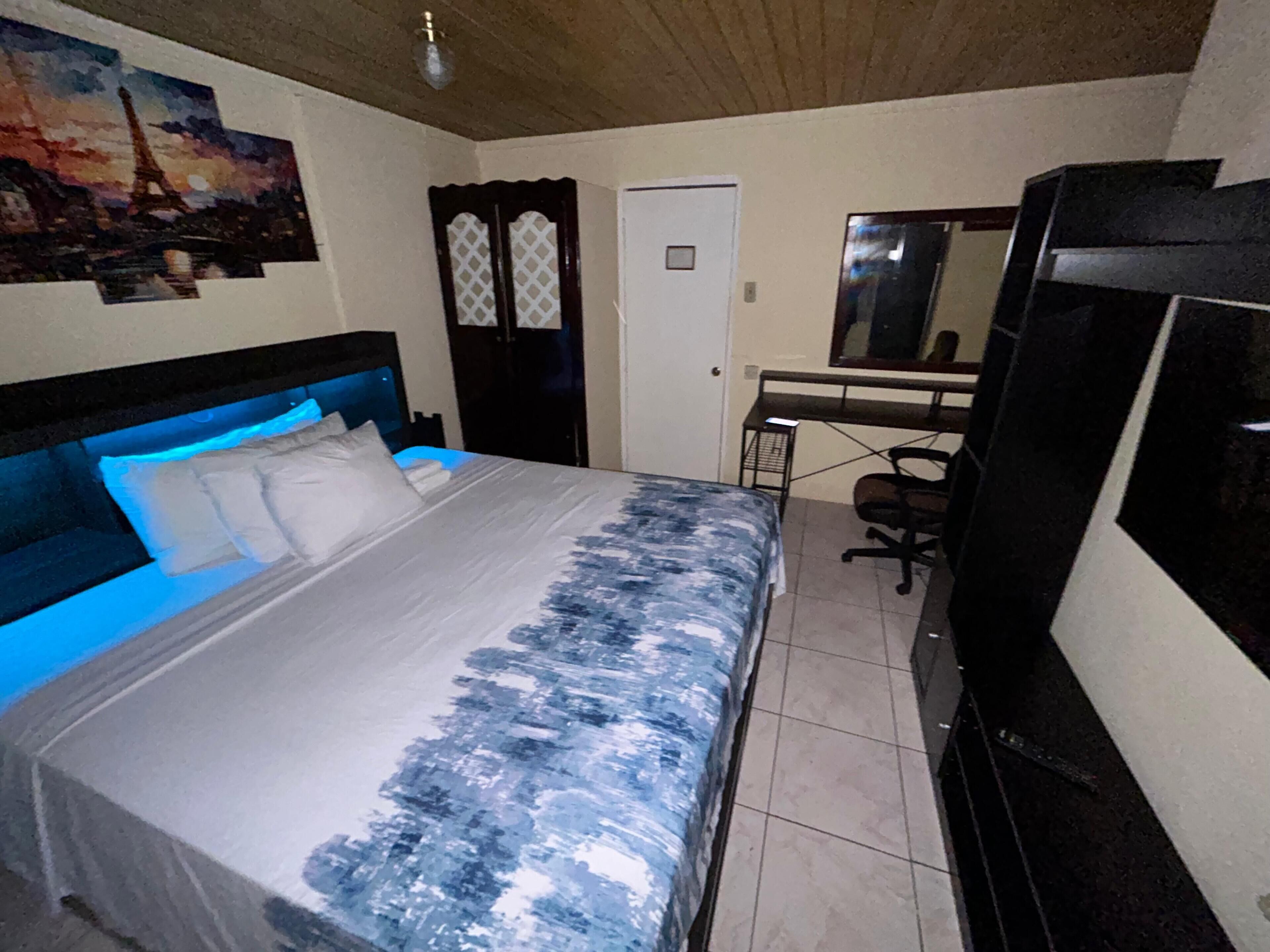 standard room with 1 double bed | 1 bedroom, free wifi, bed sheets