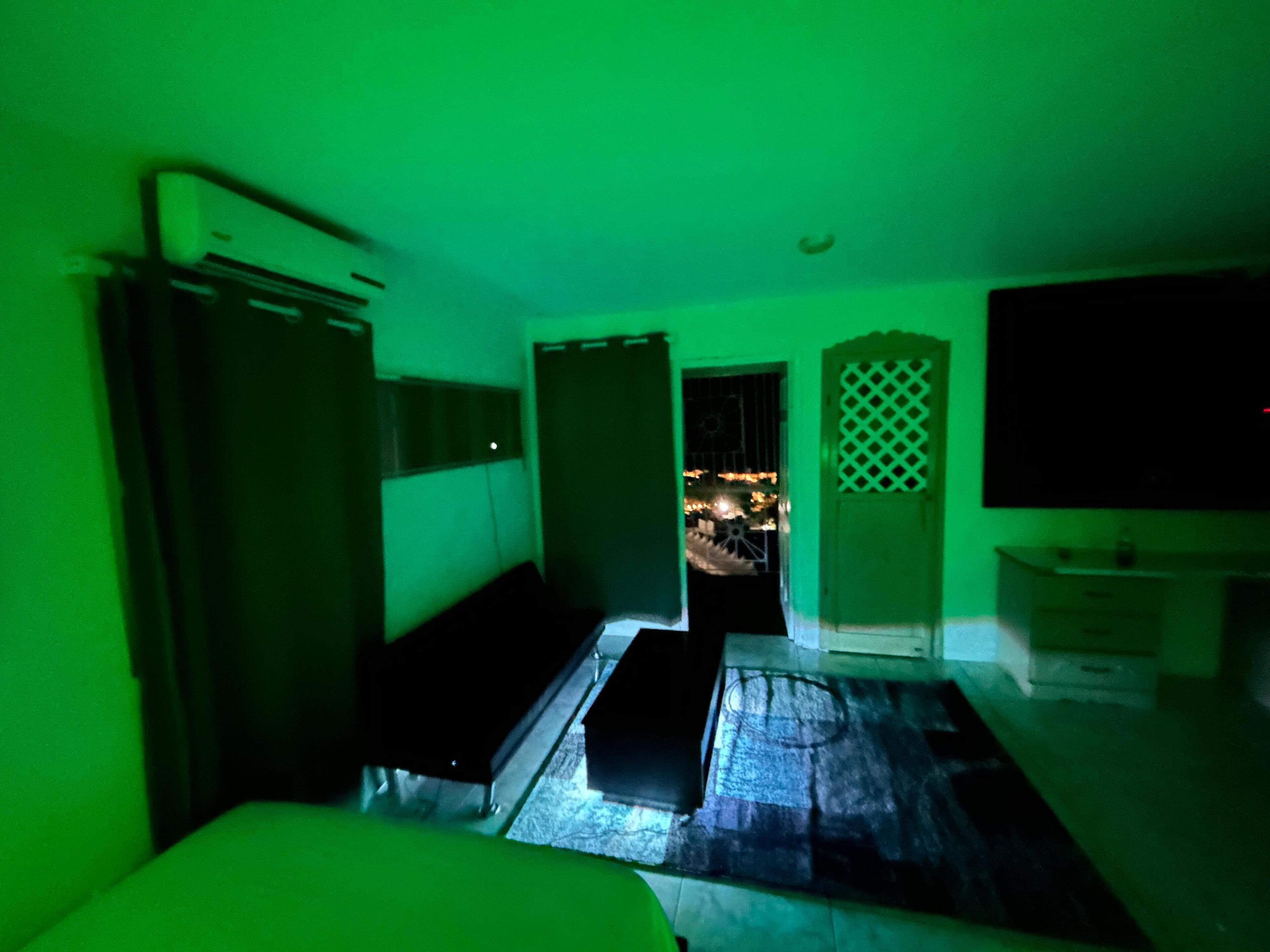 Luxury Room With 2 Double Beds & Couch Bed | Free WiFi, bed sheets