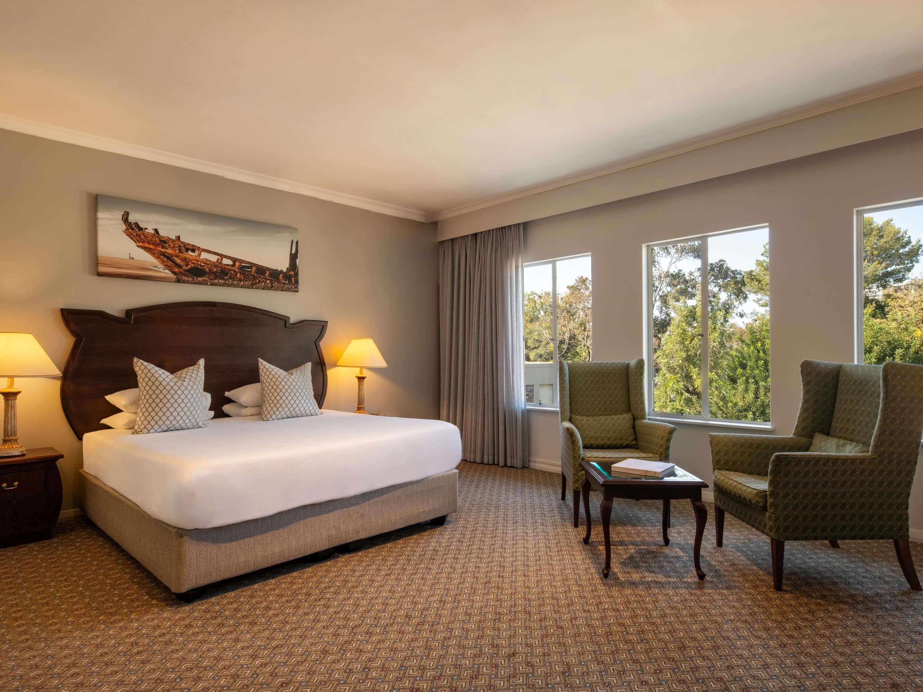 Coffres-forts dans les chambres, ameublement personnalisé, bureau