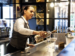 Bar (di hartanah)