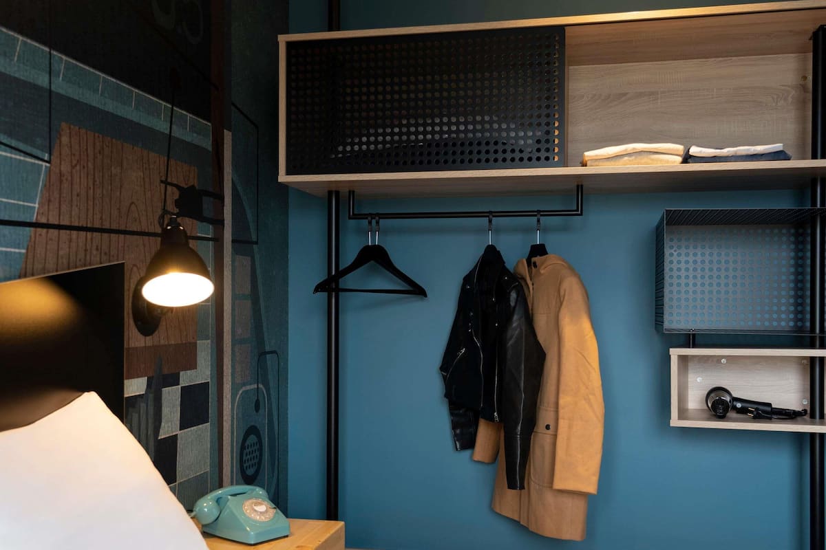 标准房, 1 张双人床 | 高档床上用品、加厚床垫、特色装修、特色家居