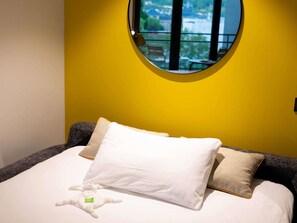 Premium bedding, pillow-top beds, individually decorated - Ibis Styles Dreux Centre Gare (Dreux)