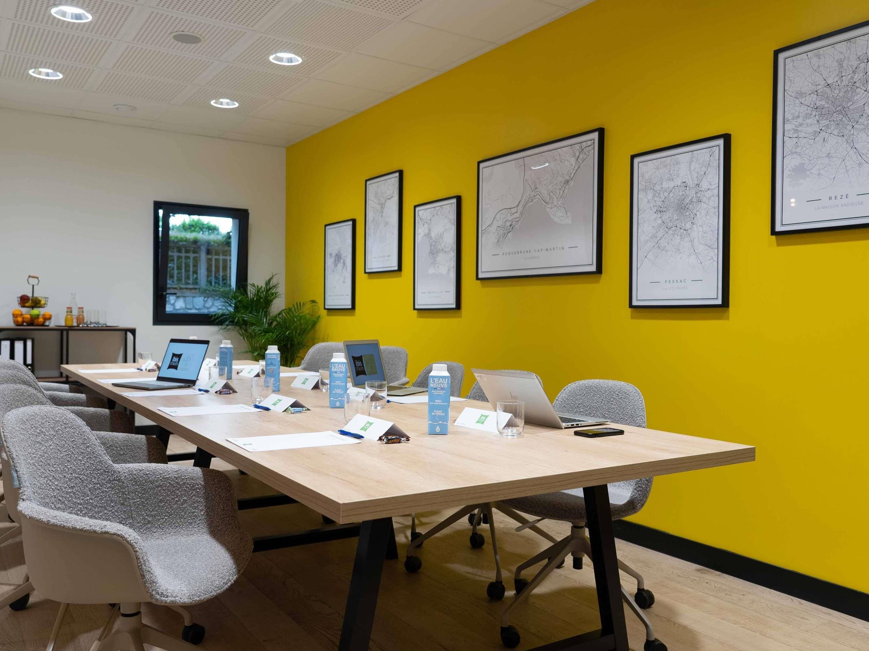Meeting facility