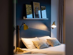 Literie de qualité, lit avec matelas à plateau-coussin, décor unique