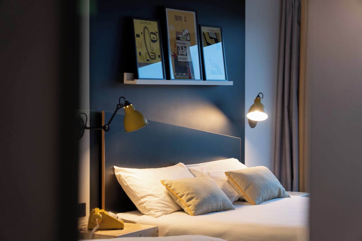 Suite, 1 Double Bed with Sofa bed | Premium bedding, pillow-top beds, desk, laptop workspace
