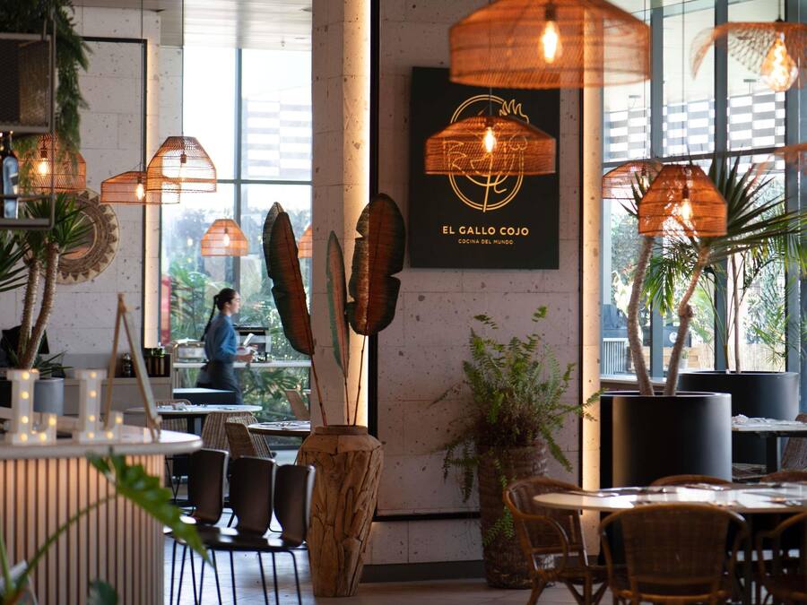 Breakfast, lunch, dinner served; international cuisine, pool views