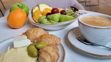 Daily buffet breakfast for a fee