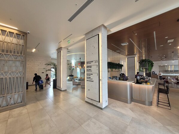 Bar (on property) - Novotel Arica (Arica)