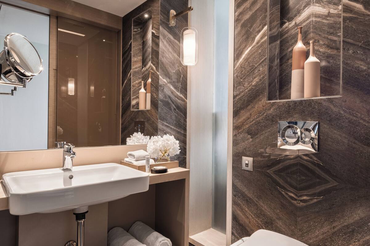 shower, rainfall showerhead, eco-friendly toiletries, hair dryer