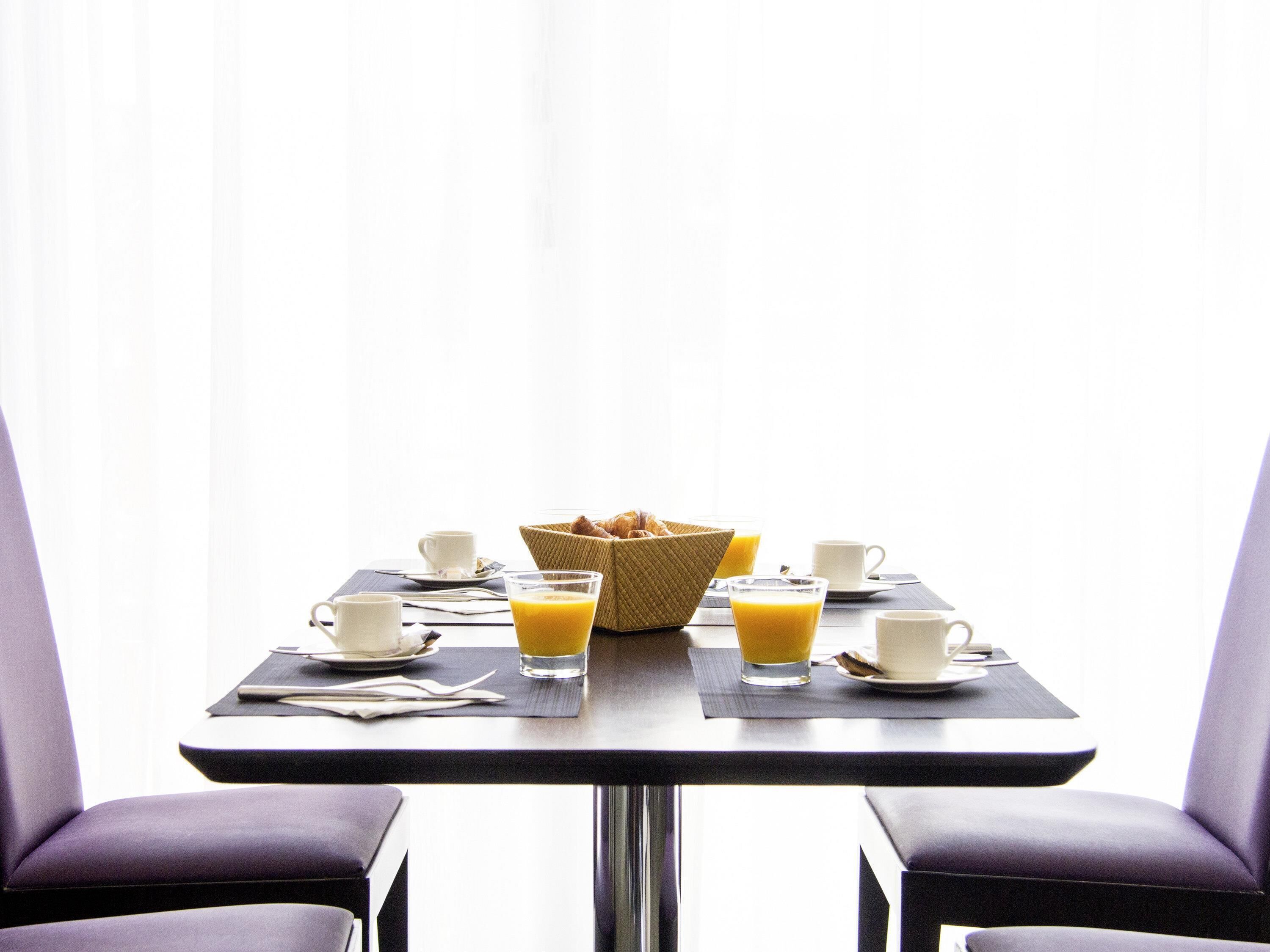 Tägliches Frühstücksbuffet gegen Gebühr