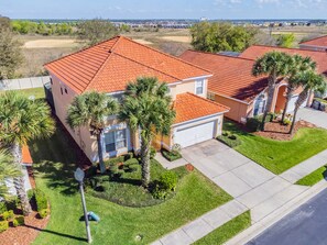 Exterior - Elegant 6 bedroom home in the Solana Resort (Davenport)