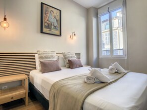 1 chambre, coffres-forts dans les chambres, fer et planche à repasser