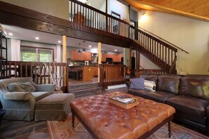 TV, fireplace, offices