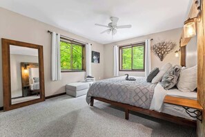 4 slaapkamers, een strijkplank/strijkijzer, reisbedje, wifi