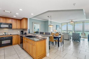 Microonde, lavastoviglie, macchina per tè/caffè, tostapane