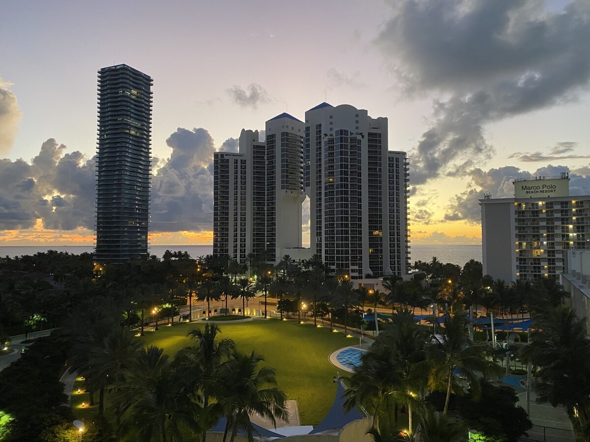 마이애미 가든 (FL) Lovely Home! Paradise at Sunny Isles Beach! 2BD/2BTH Ocean View Beach Condo. 호텔 객실