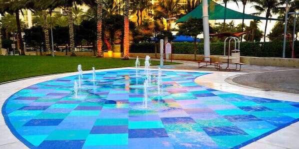 Piscina all'aperto, una piscina riscaldata