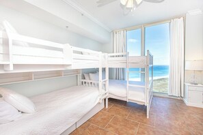 2 chambres, fer et planche à repasser, Wi-Fi, literie fournie