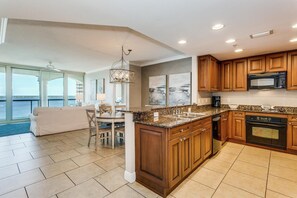 Microwave, dishwasher, coffee/tea maker, toaster - Gorgeous 2B Condo at Portofino P5-1705 (Pensacola Beach)