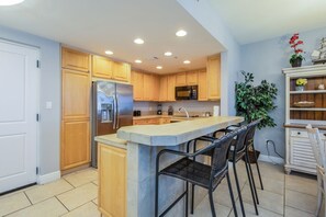 Microwave, dishwasher, coffee/tea maker, toaster