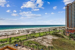 Una spiaggia nelle vicinanze