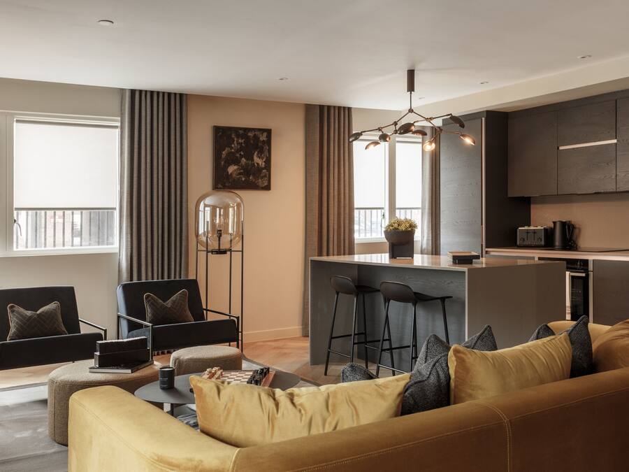 Luxury Apartment, Private Bathroom (Free Parking) | Private kitchen