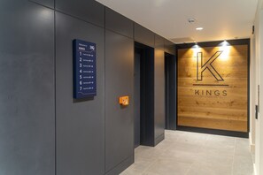 Appartement Luxe, salle de bains privée (Free Parking) | Hall