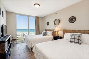 3 habitaciones, tabla de planchar con plancha, wifi y ropa de cama
