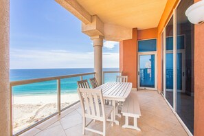 Outdoor dining - P5-2107 3B Penthouse in Tower 5 (Pensacola Beach)