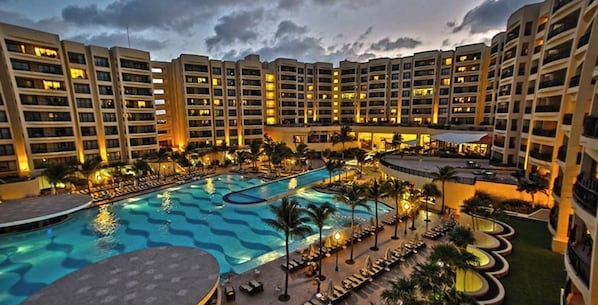 Outdoor pool, a heated pool