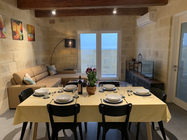 Apartment | Dining