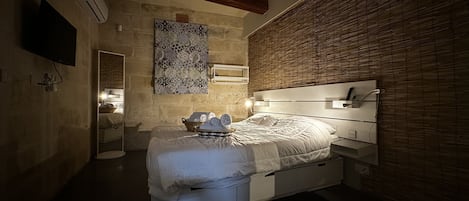 1 chambre, fer et planche à repasser, Wi-Fi gratuit, draps fournis