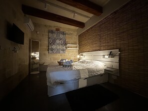 Apartemen | 1 kamar tidur, setrika/meja setrika, Wi-Fi gratis, dan seprai linen