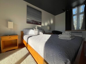 2 عدّة غرف نوم ومكتب ومكواة/لوح كي وواي فاي مجانًا