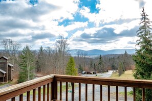 House (Quitin` Time) | Exterior - Quitin` Time (Davis)