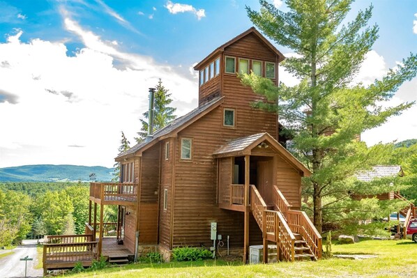 Casa (Quitin` Time) | Exterior