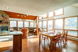 Casa (Quitin` Time) | Exterior