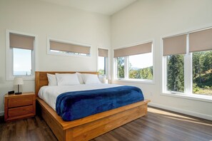 4 عدّة غرف نوم وواي فاي وملاءات أسرّة