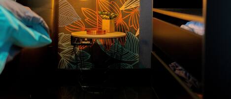 2 slaapkamers, een strijkplank/strijkijzer, reisbedje, gratis wifi