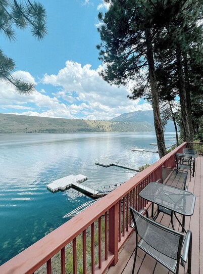Stunning lake house with private dock